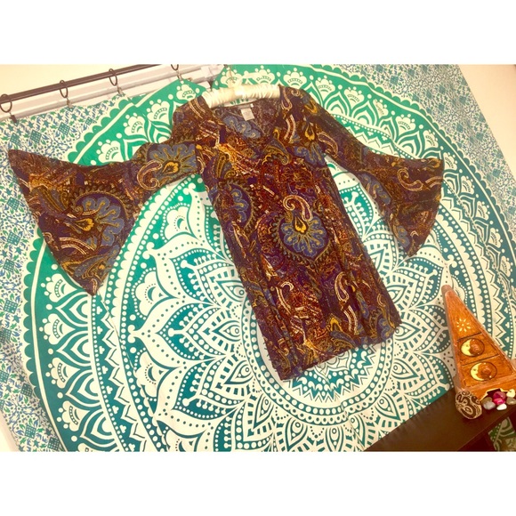 Earthbound Trading Co. Dresses & Skirts - Earthbound// paisley bell sleeved dress